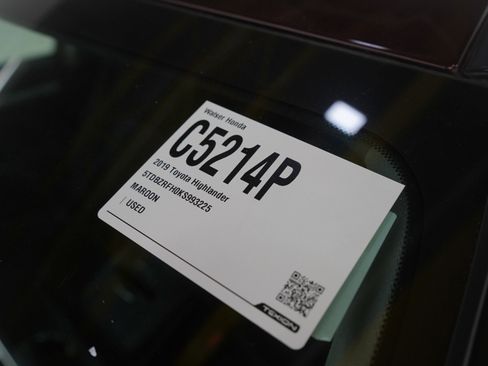 Used 2019 Toyota Highlander LE image 31