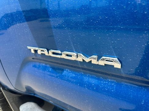 Used 2016 Toyota Tacoma SR5 w/ Towing Package RWD image 9