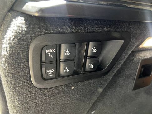 Used 2019 BMW X7 xDrive50i w/ M Sport Package AWD/4WD image 30
