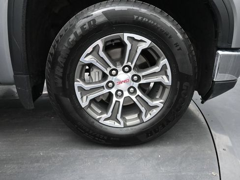 Used 2025 GMC Sierra 1500 SLT AWD/4WD image 15