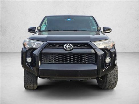 Used 2018 Toyota 4Runner SR5 Premium image 2