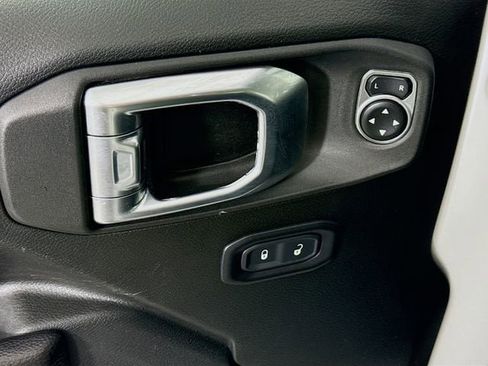 Used 2023 Jeep Gladiator Sport image 17