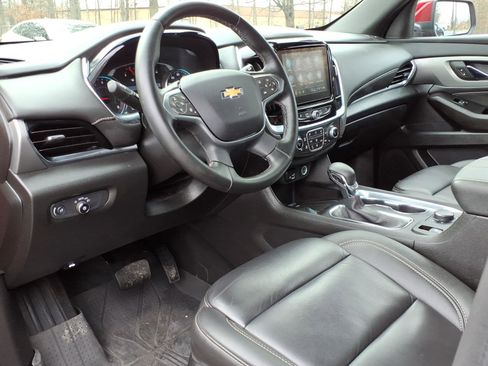 Used 2023 Chevrolet Traverse LT w/ LT Premium Package image 14