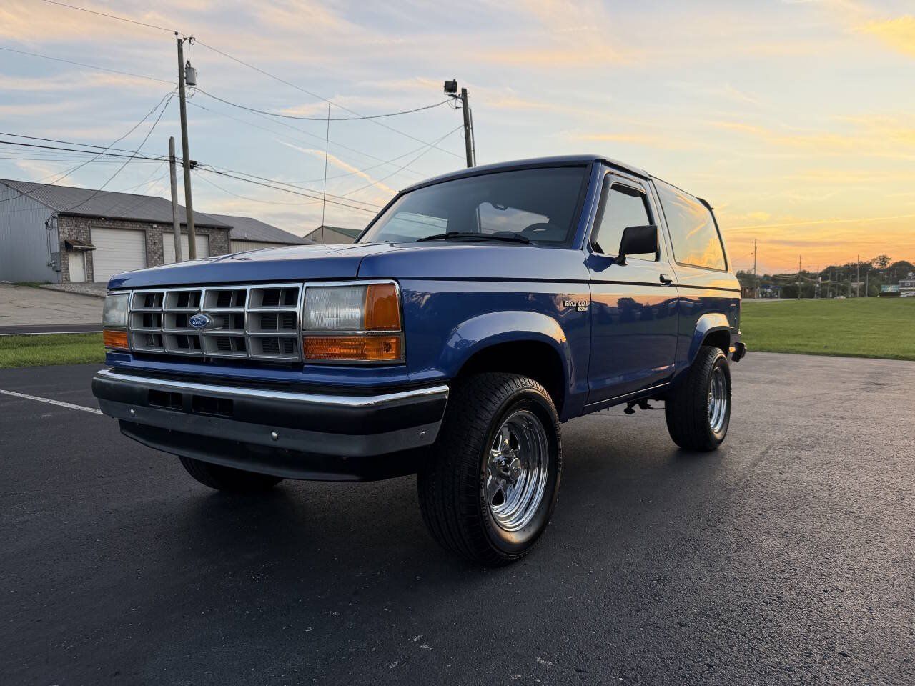 Used 1990 Ford Bronco II 2WD image 1