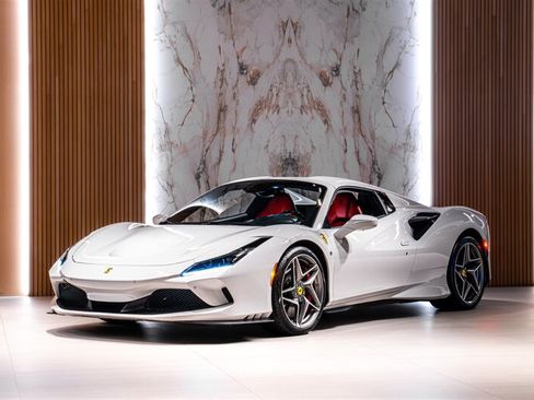 Used 2021 Ferrari F8 Tributo RWD image 2