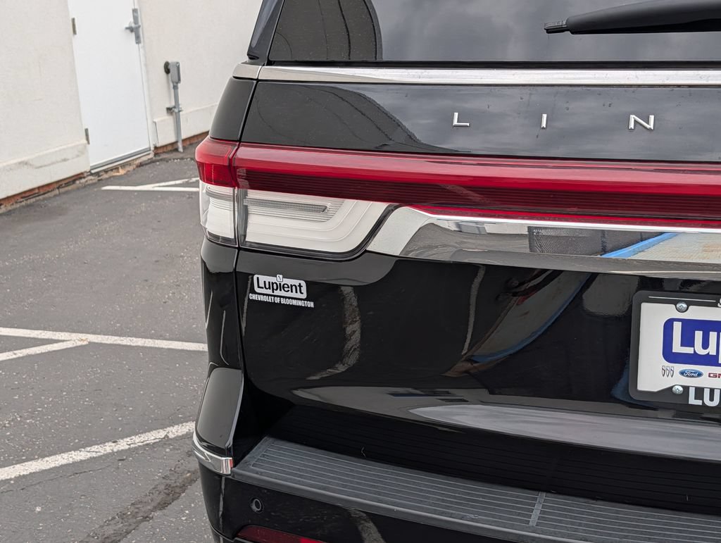 Used 2024 Lincoln Navigator Reserve AWD/4WD image 5