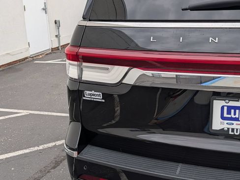 Used 2024 Lincoln Navigator Reserve AWD/4WD image 5