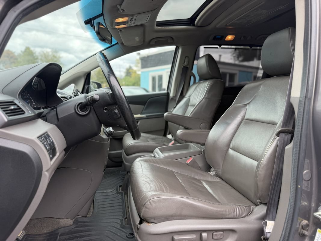 Used 2012 Honda Odyssey Touring Elite image 11