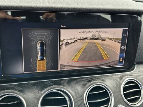 Used 2018 Mercedes-Benz E 300 image 21