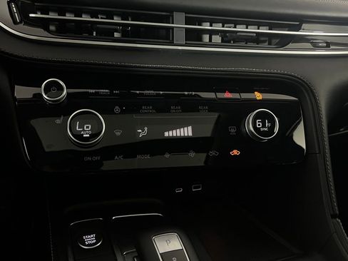 Used 2025 INFINITI QX60 Pure image 17