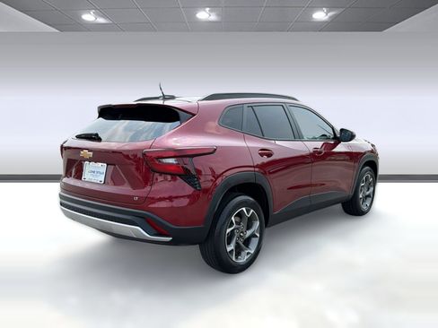 Certified 2024 Chevrolet Trax LT w/ Driver Confidence Package FWD image 8