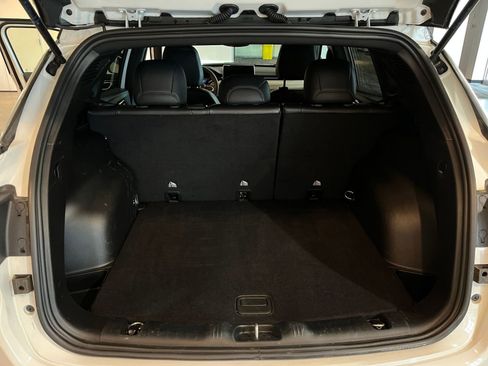 Used 2025 Jeep Compass Limited image 31