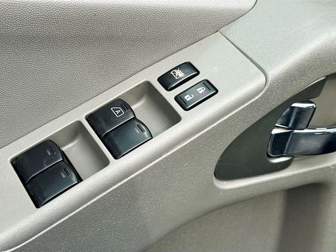 Used 2021 Nissan Frontier SV w/ Midnight Edition Floor Mats image 18