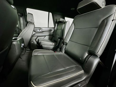 Used 2023 GMC Yukon SLT AWD/4WD image 27