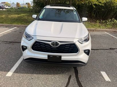 Used 2023 Toyota Highlander XLE