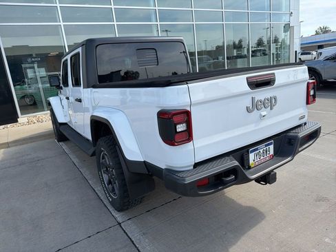 Used 2020 Jeep Gladiator Overland AWD/4WD image 4