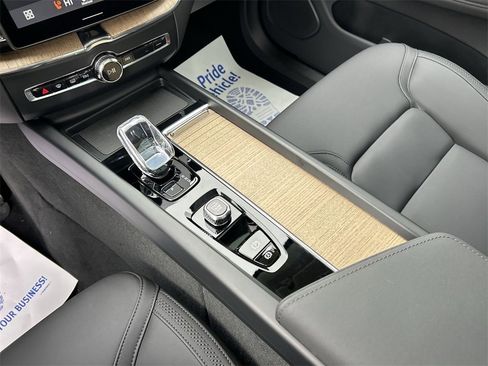 New 2026 Volvo XC60 B5 Plus w/ Climate Package image 22