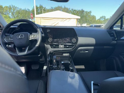 Used 2025 Lexus NX 250 FWD w/ Towing Package (2000 Lbs) image 26