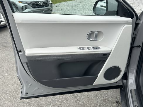 Used 2024 Hyundai Ioniq 5 Limited image 28
