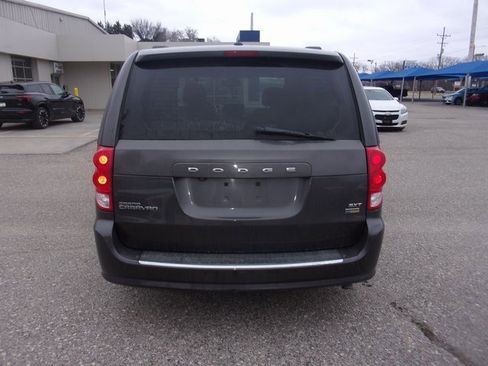 Used 2019 Dodge Grand Caravan SXT image 6