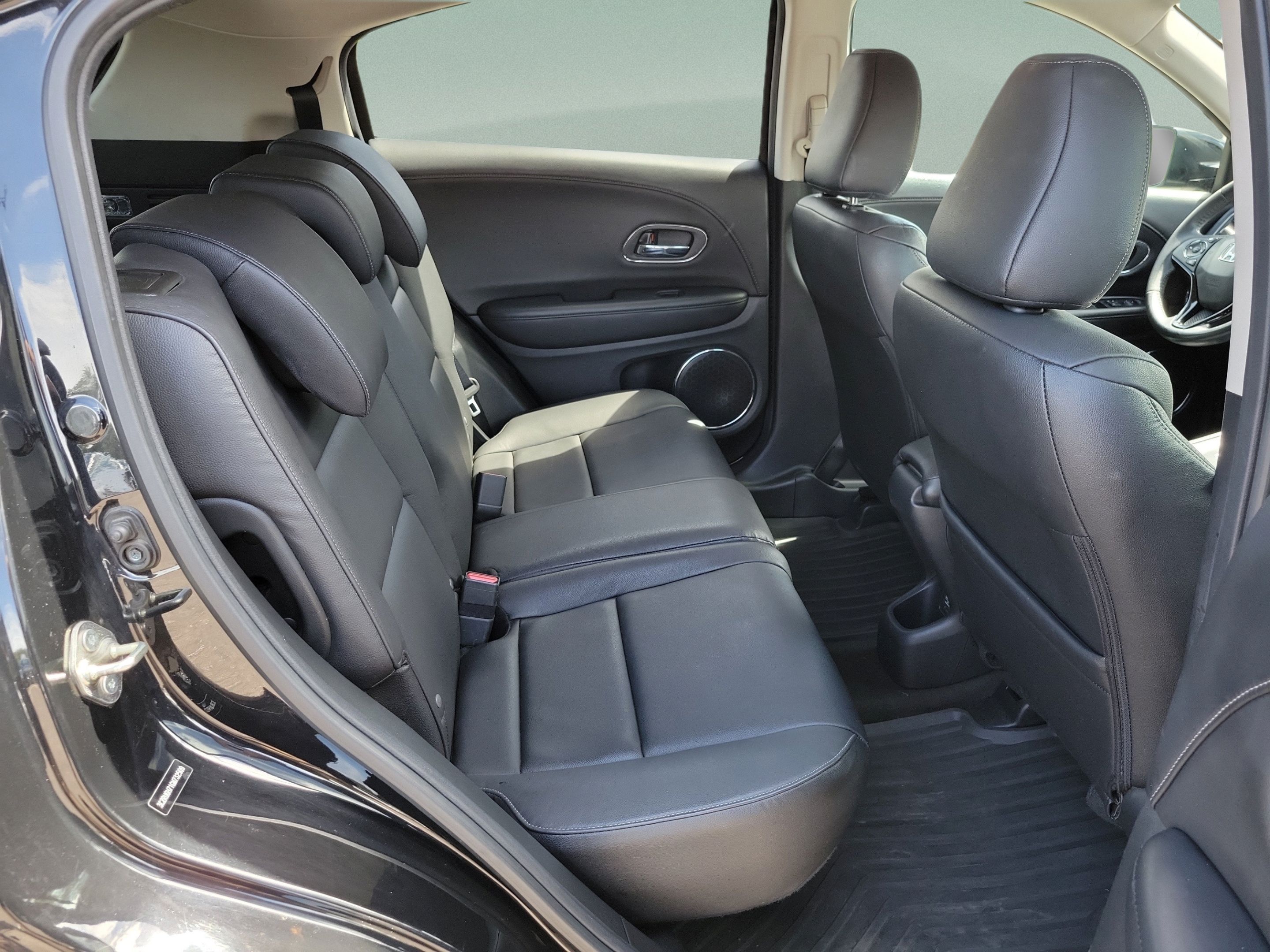 Used 2016 Honda HR-V EX-L image 10