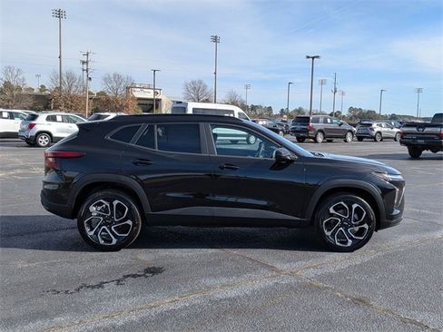 New 2026 Chevrolet Trax RS image 2