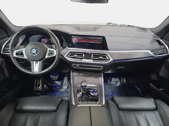 Used 2022 BMW X5 xDrive40i w/ M Sport Package AWD/4WD image 10