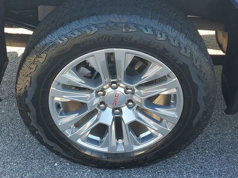 Used 2024 GMC Sierra 1500 Denali w/ Technology Package AWD/4WD image 8