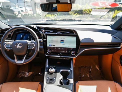 Used 2024 Lexus RZ 300e Premium FWD image 11