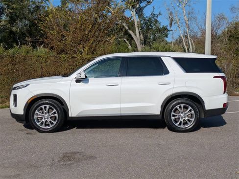 Used 2022 Hyundai Palisade SE image 2