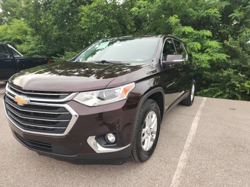 Used 2021 Chevrolet Traverse LT FWD image 3
