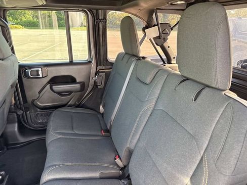 Used 2025 Jeep Wrangler Unlimited Sport AWD/4WD image 11