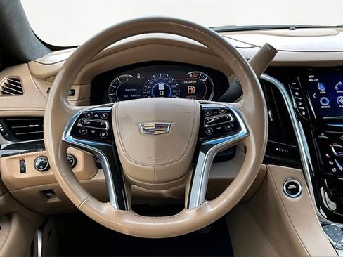 Used 2019 Cadillac Escalade Platinum image 5