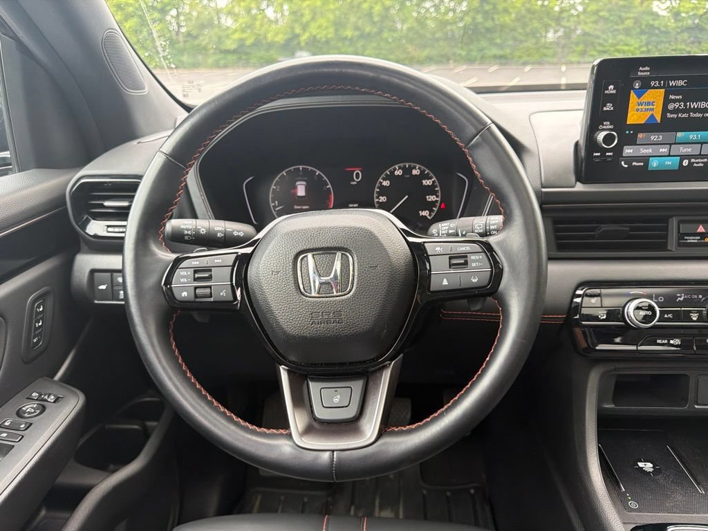 Certified 2025 Honda Pilot TrailSport image 13