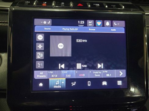 Used 2022 Jeep Grand Cherokee Laredo w/ Luxury Tech Group I AWD/4WD image 25