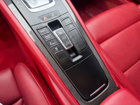 Used 2015 Porsche 911 Turbo S w/ High-end Infotainment Package AWD/4WD image 22