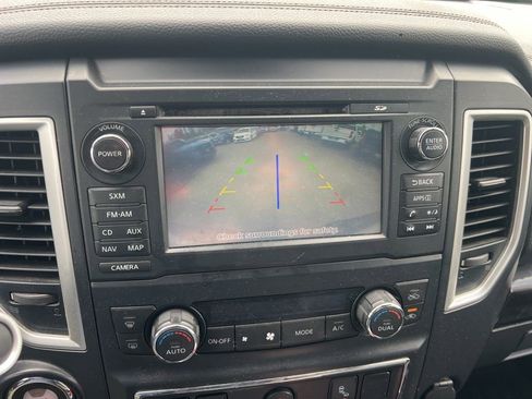 Used 2018 Nissan Titan SL w/ Midnight Edition image 9