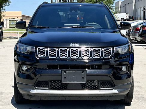 Used 2025 Jeep Compass Limited image 9