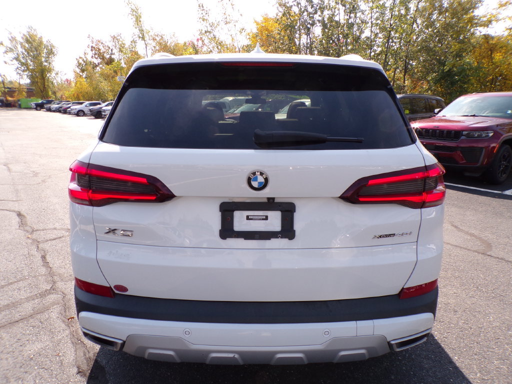 Used 2022 BMW X5 xDrive40i w/ Premium Package AWD/4WD image 11