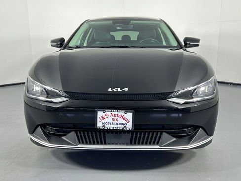 Used 2024 Kia EV6 Light RWD image 2
