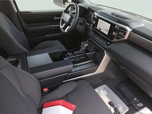 Used 2025 Toyota Sequoia SR5 image 29