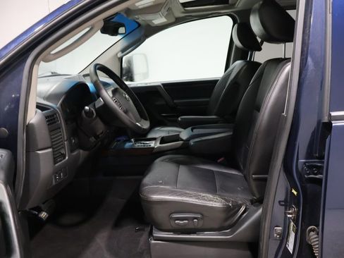 Used 2011 Nissan Titan SL w/ SL Technology Pkg image 11