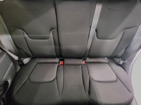 Used 2023 Jeep Renegade Latitude AWD/4WD image 52