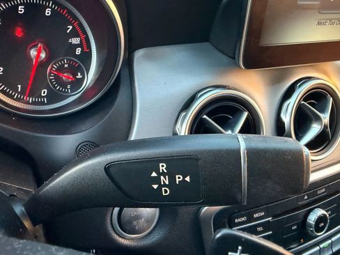 Used 2018 Mercedes-Benz GLA 250 4MATIC image 35