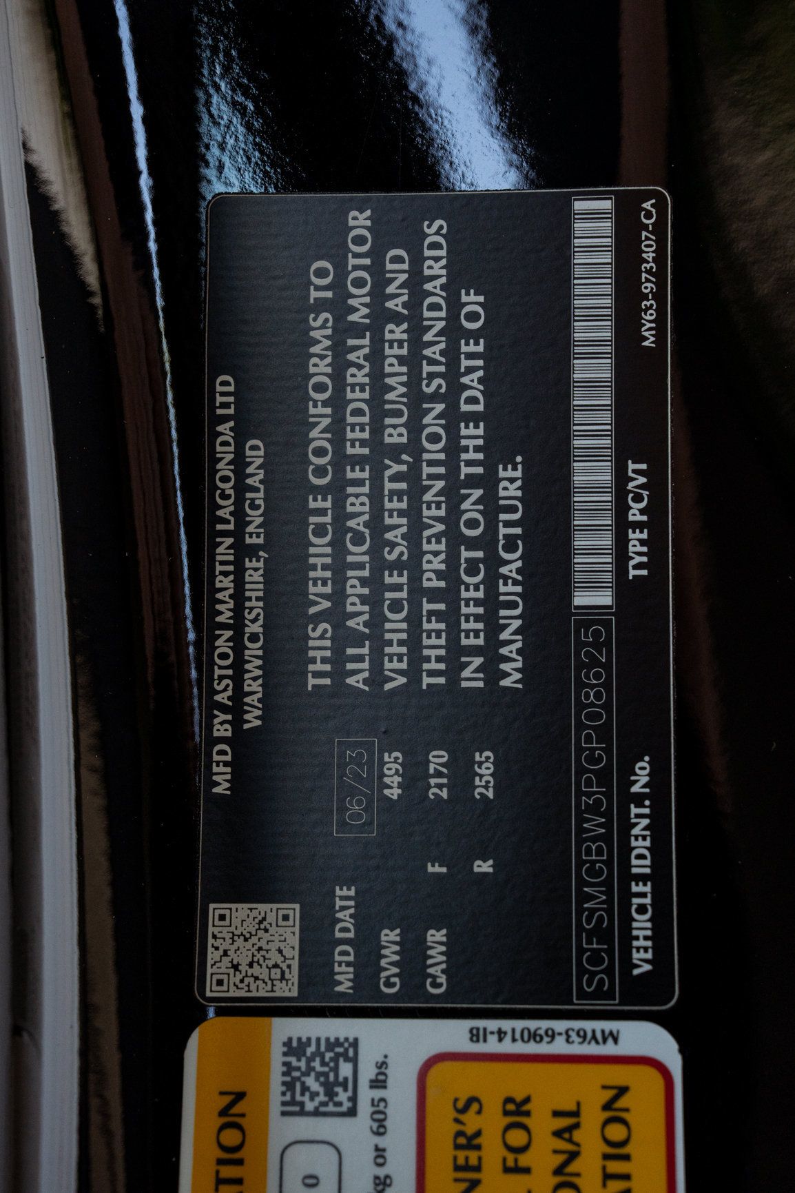 Used 2023 Aston Martin V8 Vantage Roadster RWD image 36