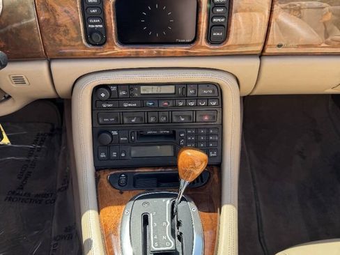 Used 2006 Jaguar XK8 Convertible RWD image 23
