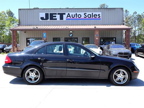 Used 2005 Mercedes-Benz E 500 4MATIC Sedan image 8