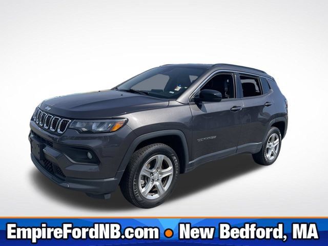 Used 2024 Jeep Compass Latitude AWD/4WD image 1