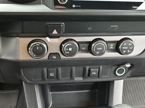 Used 2020 Toyota Tacoma TRD Sport image 21