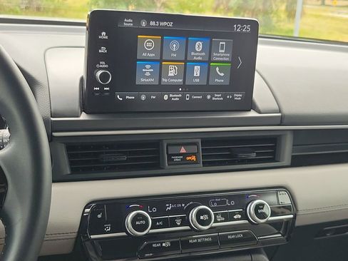 Used 2025 Honda Pilot EX-L image 25